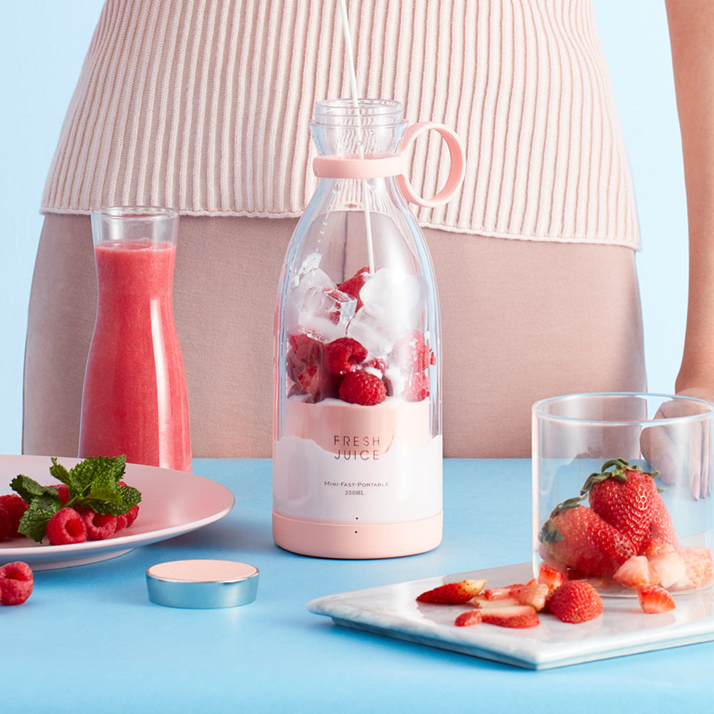 Portable Wireless Electric Fruit Blender Cup (350ml, Rechargeable Mini Smoothie Maker)